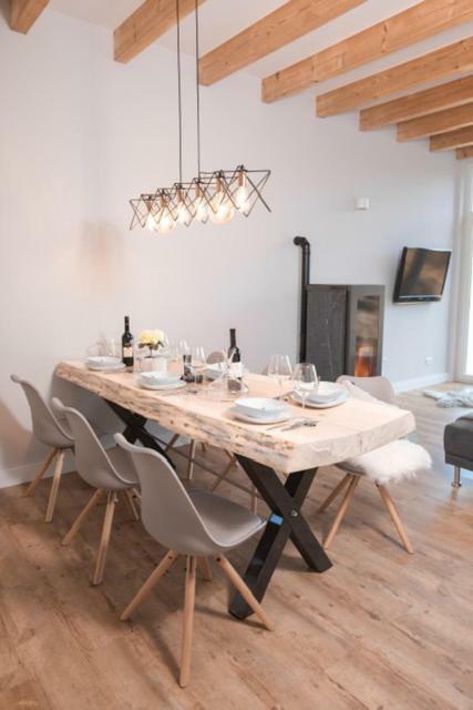 Ferienwohnung Otto-Dill-Halle Elmstein Ngoại thất bức ảnh